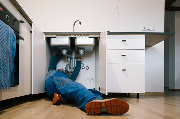 Professional Leak Detection technician working in Red Oak, GA